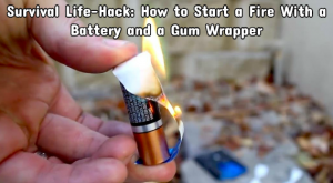 Survival Life-Hack: Wie man ein Feuer mit einer Batterie und einem Gummi-Wrapper beginnt 