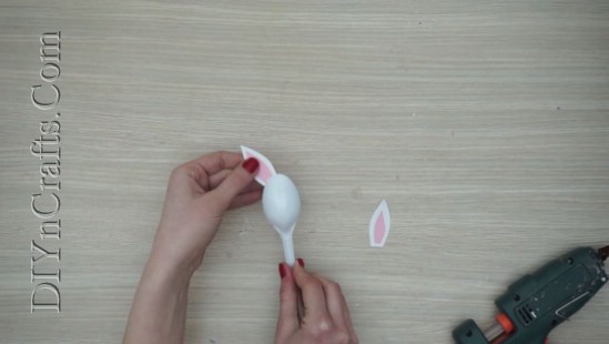 5 Spaß Ostern Handwerk für Kinder mit ... Kunststofflöffel! 