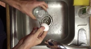 Easy Food Hack: Schälen Sie hart gekochte Eier in wenigen Sekunden 