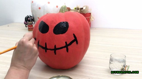 Wie man 5 gruselige DIY Halloween-Handwerk in weniger als 5 Minuten macht 